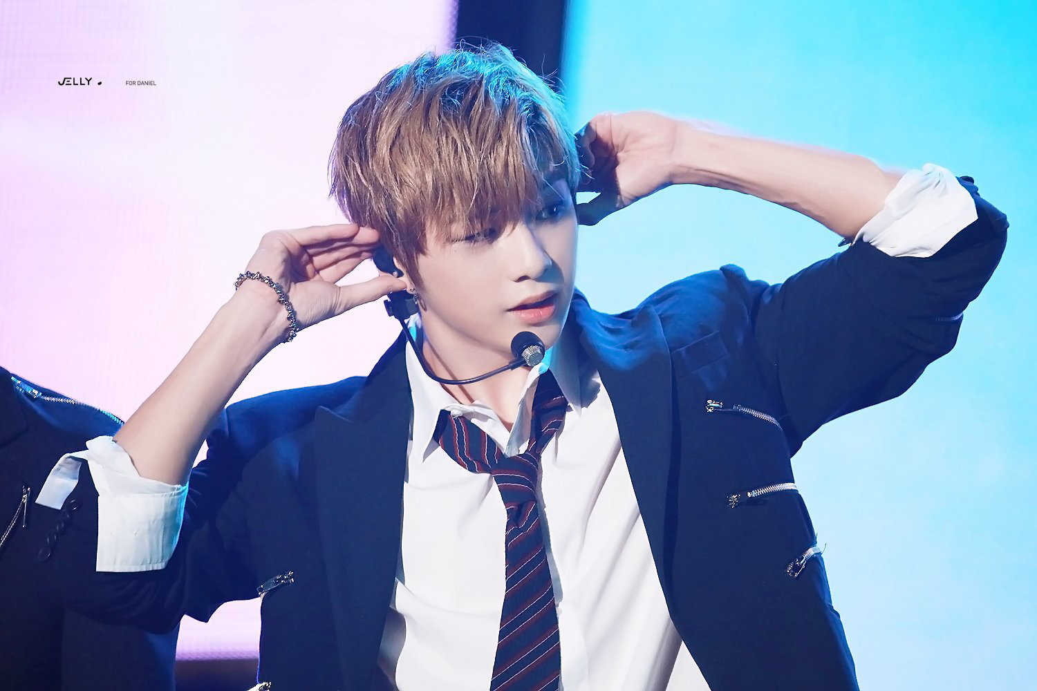 世界で最も美しい顔100人、世界で最もハンサムな顔100人、2025、2025年、韓国芸能、KPOP、韓国スター、韓国アイドル、韓国ニュース、BLACKPINK、Lisa、BTS、V