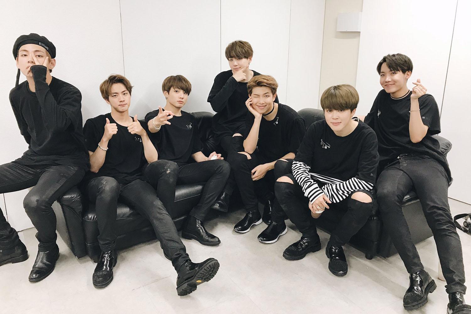 ทำไมคนเกาหลีชอบใส่สีดำ?