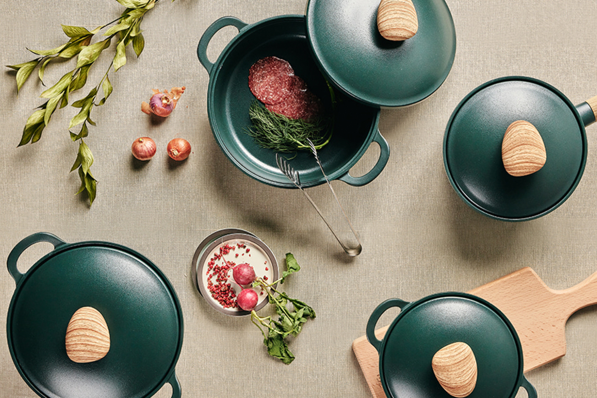 neoflam Retro Texture廚具，大膽使用氯丁橡膠材質製成。