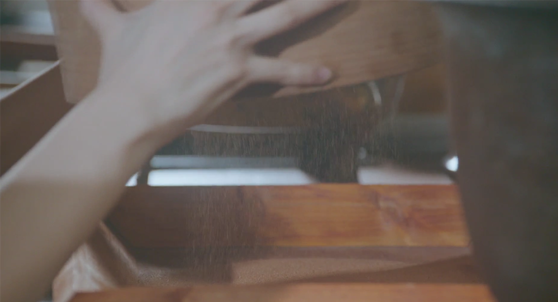 哲仁王后拉麵的成品，展示其獨特的味道和質感。