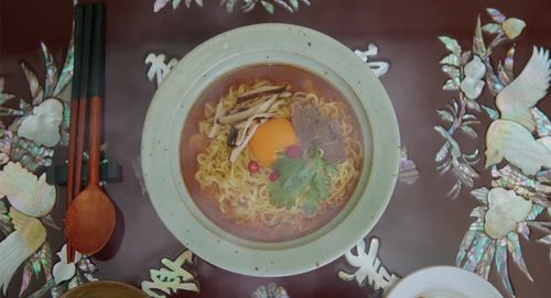 mỳ Samhyang Ramyeon trong mr queen