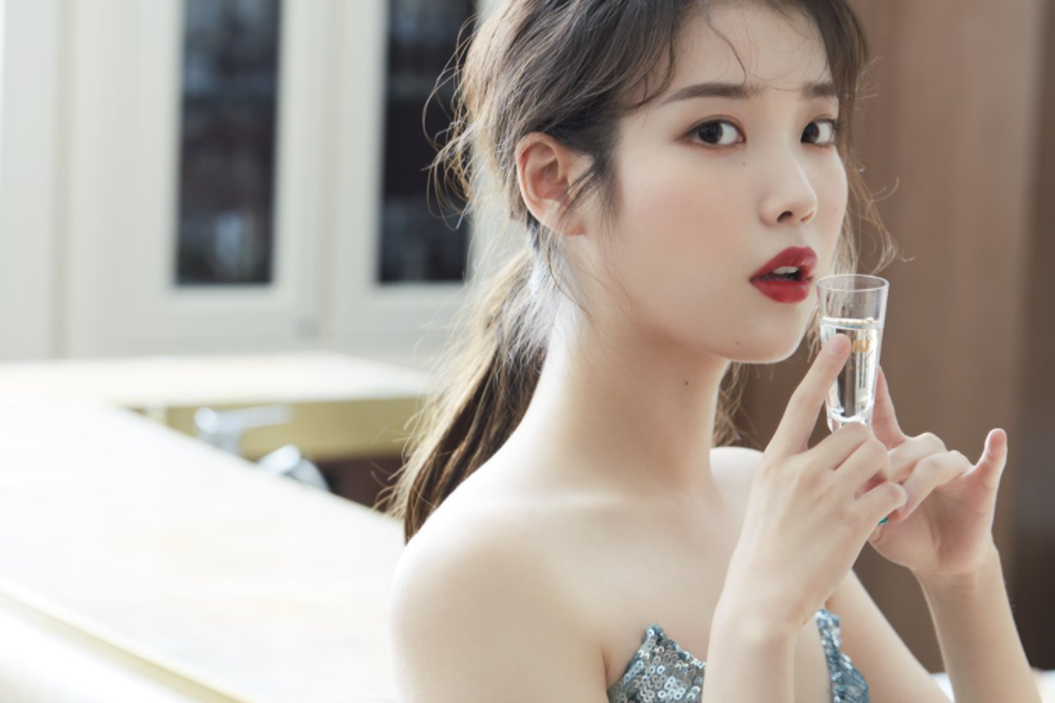 IU出席SBS TV綜藝“強心臟”發表對鼻子的煩惱