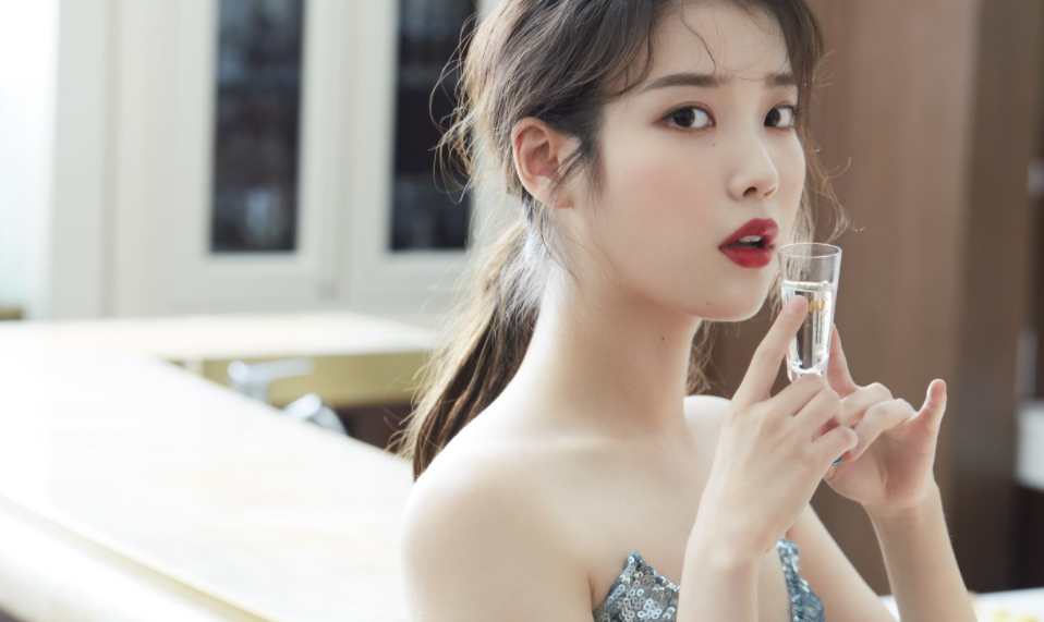 IU
