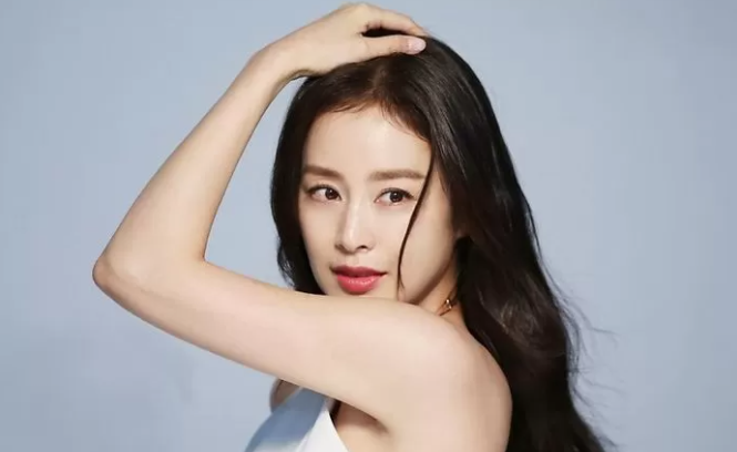 คิมแทฮี (김태희)