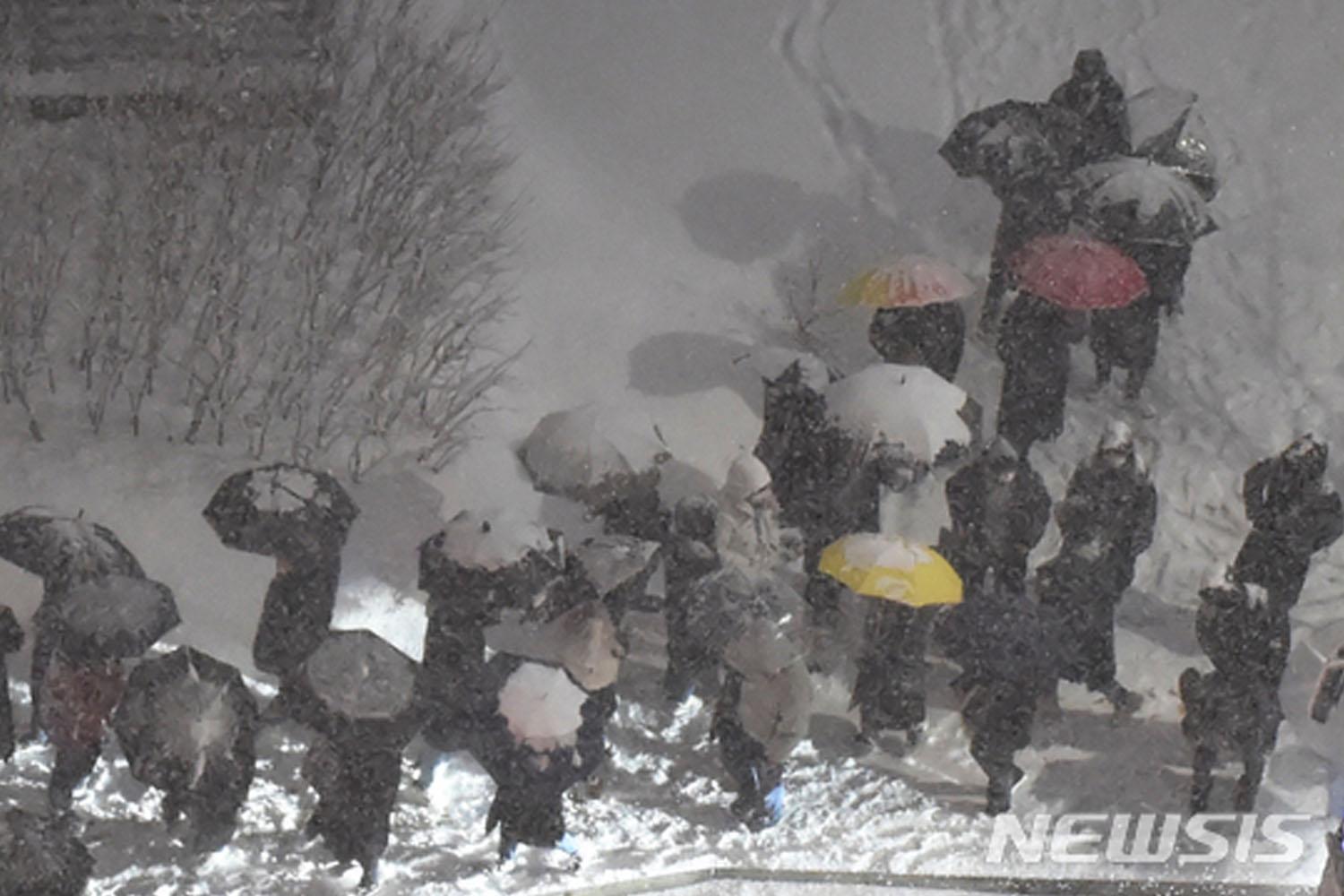 มีการออกคำเตือนลมแรงในสถานที่ต่างๆทั่วประเทศรวมถึงอินชอน