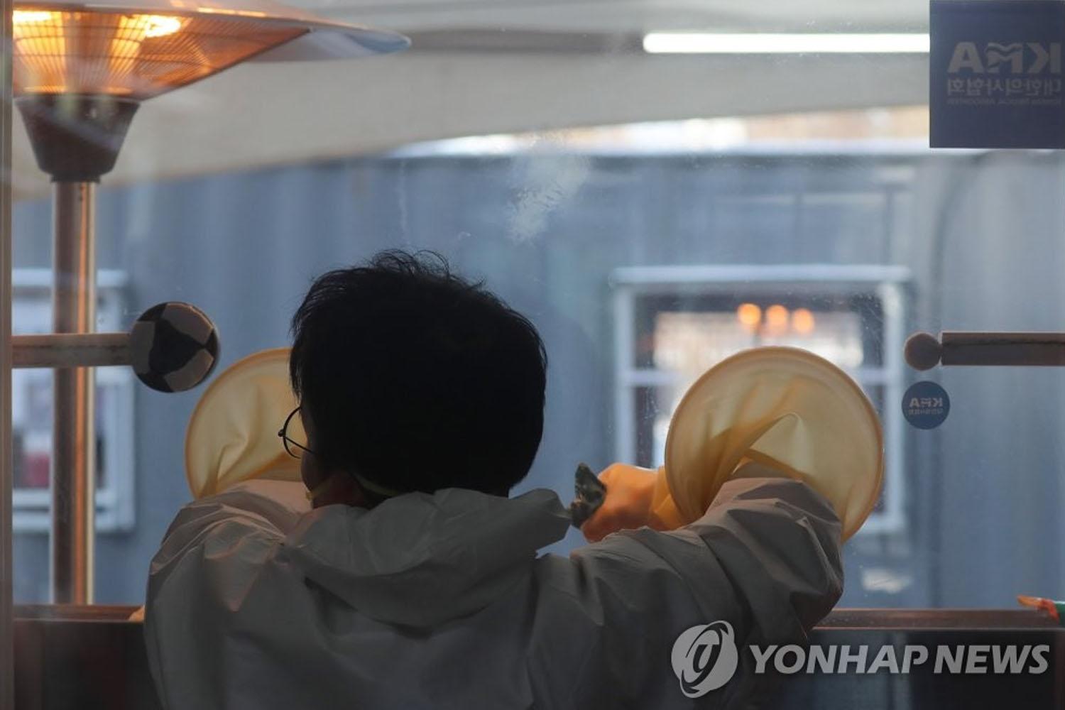 ข้อมูลจาก KCDC พบผู้ติดเชื้อน้อยกว่า 1,000 รายติดต่อกัน