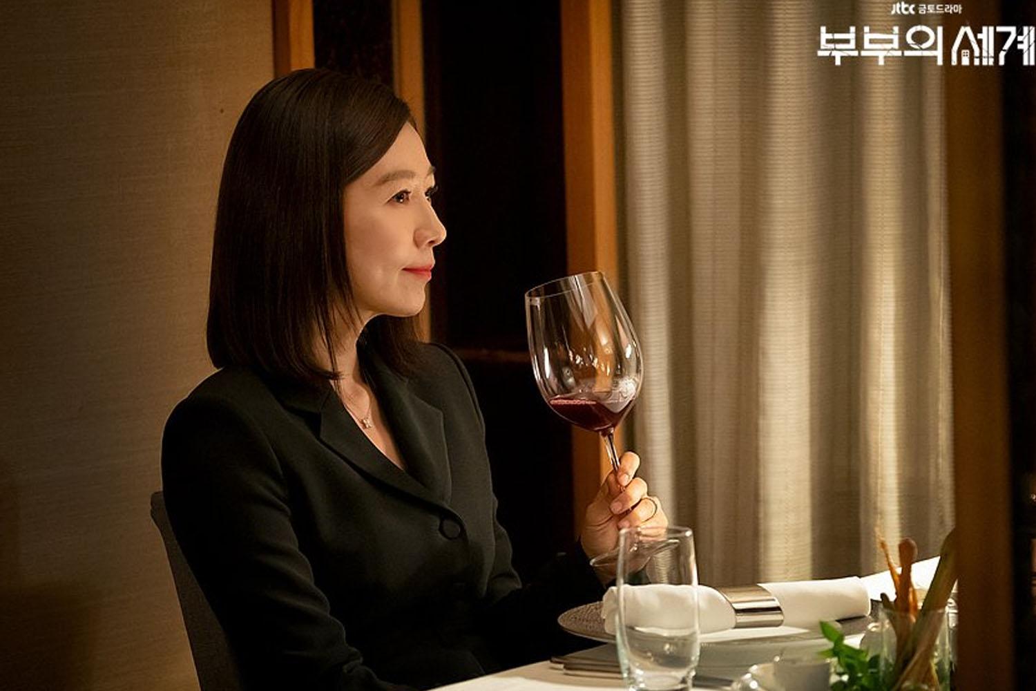 คลาสการทดสอบไวน์ เป็นหนึ่งในหลักสูตรของคณะ French Language and Literature