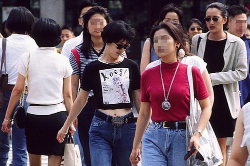 typical Korean street fashion in the 1990s 