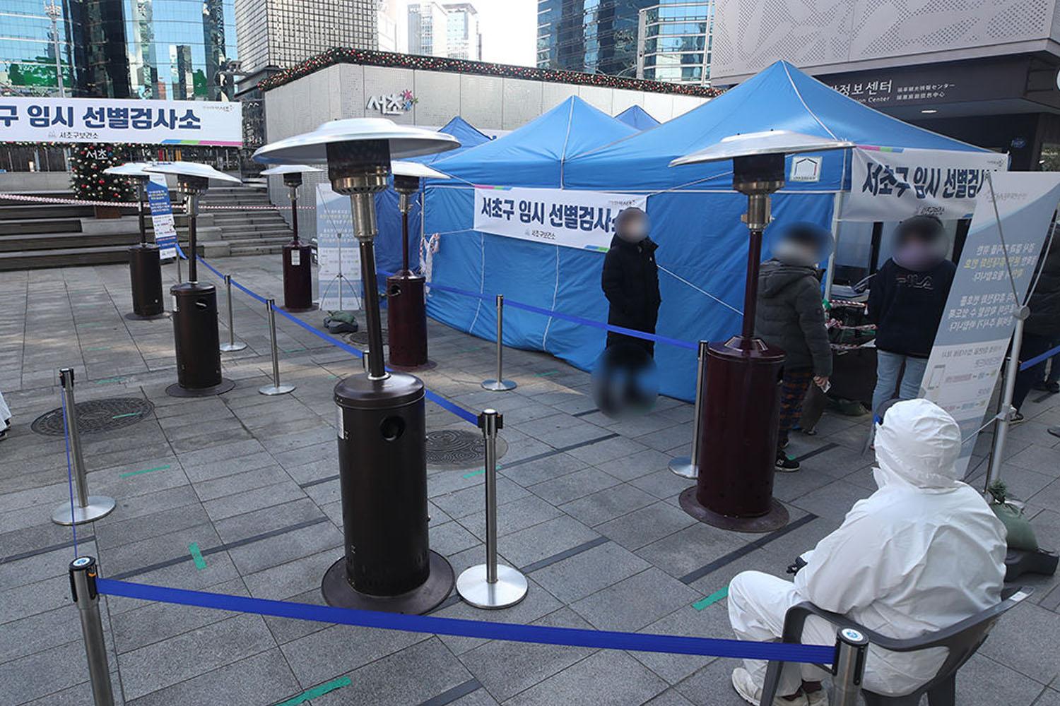 กรณีการติดเชื้อแบบกลุ่มในช่วงนี้ลดลงจาก 46 รายเป็น