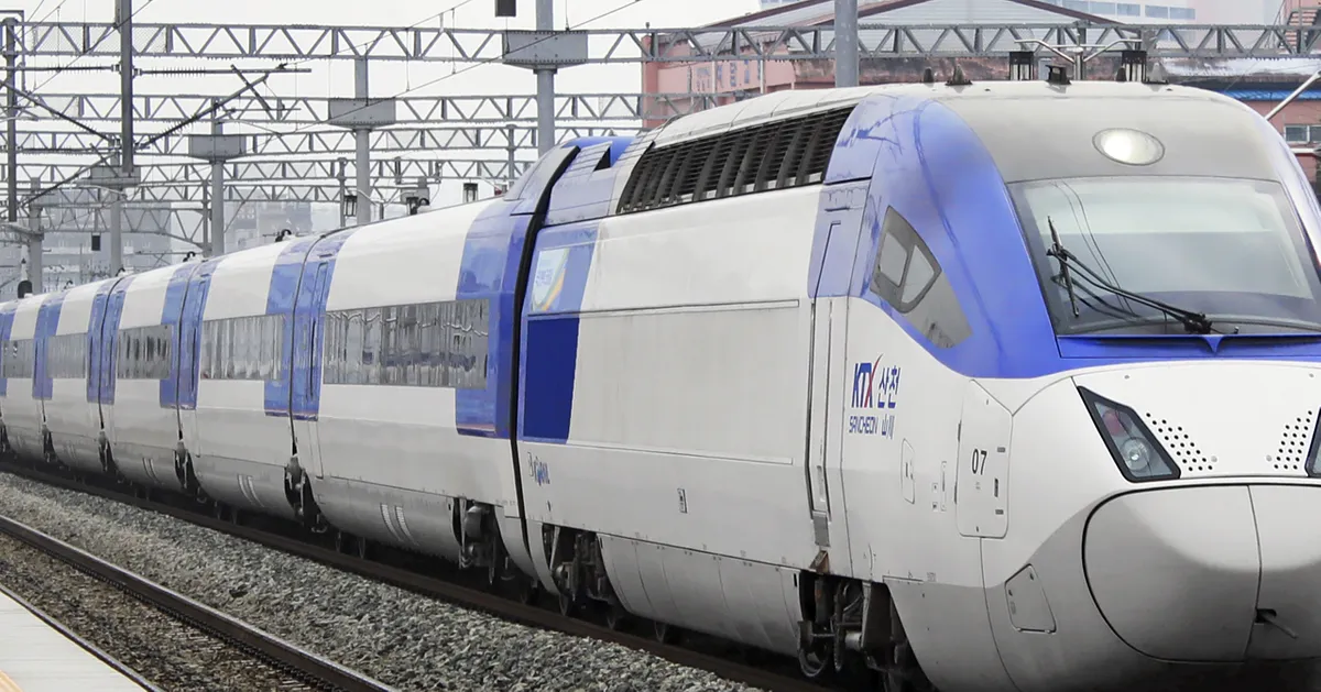 KTX山川号高速列车，展现韩国现有KTX列车的魅力和速度。