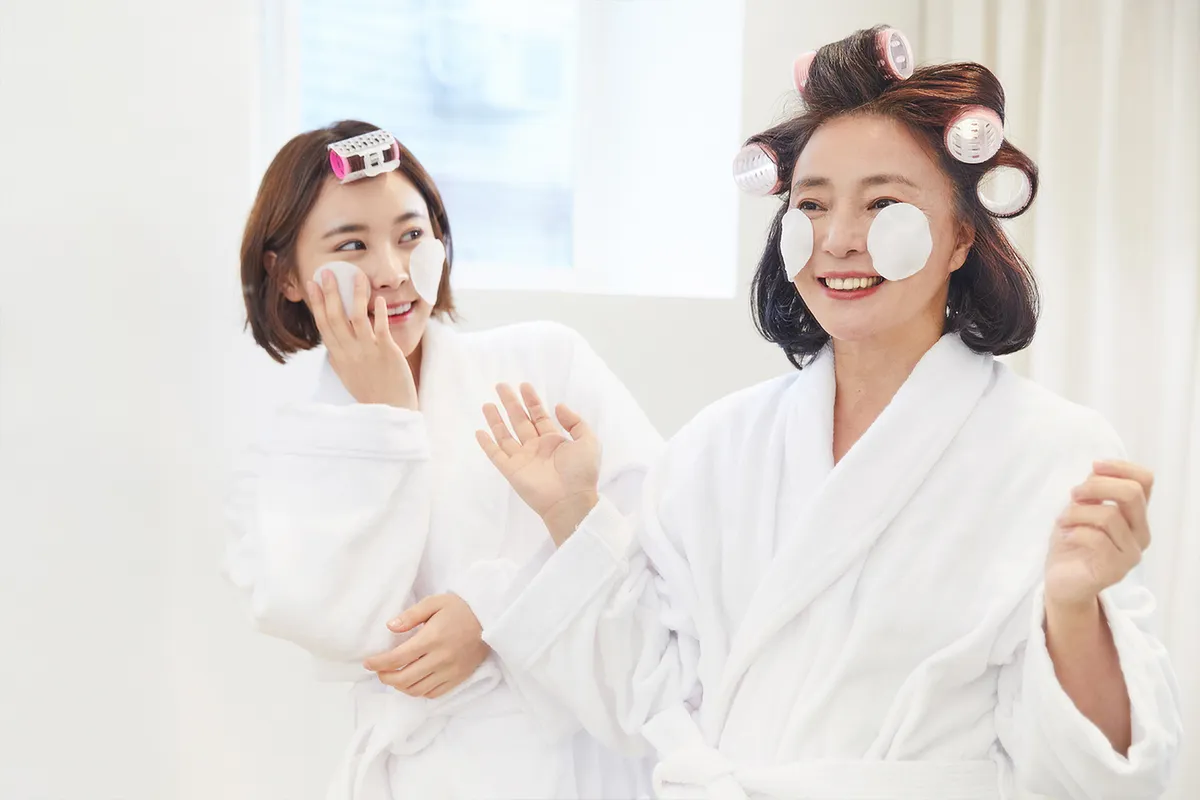 用於展示韓國人的卸妝過程和徹底清潔