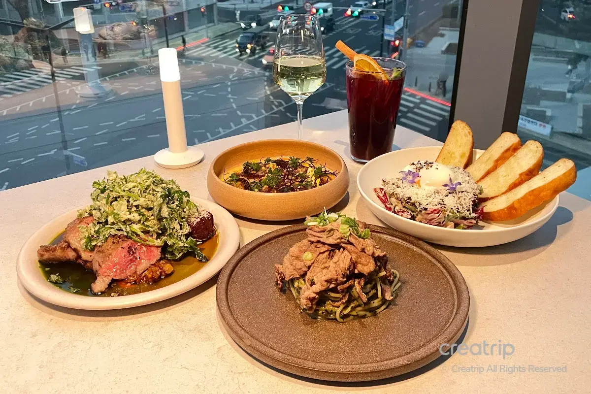 Seoul Station food, Seoul Station restaurants, Seoul Station cafes, Seoul Station Cafe, must-eat at Seoul Station, recommended Seoul food, Seoul free travel food, Korean food, food near Seoul Station, SZIMPATIKUS 심퍼티쿠시