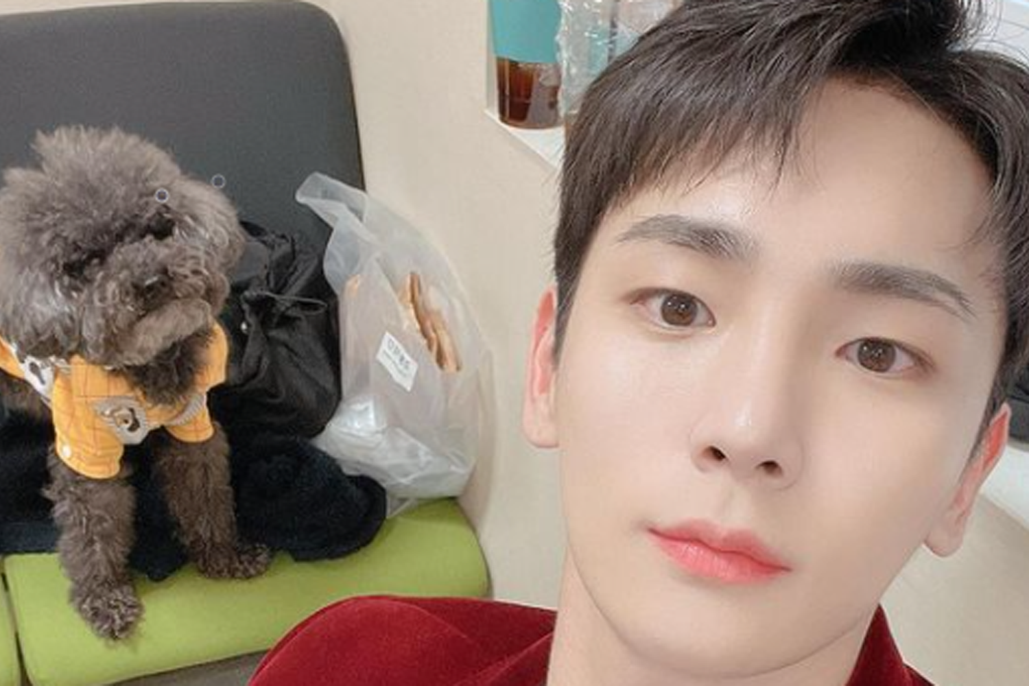 SHINee Key的Instagram賬號，展示了他的語言能力，包含韓文、英文、普通話和日文，是多語言人才的典範。