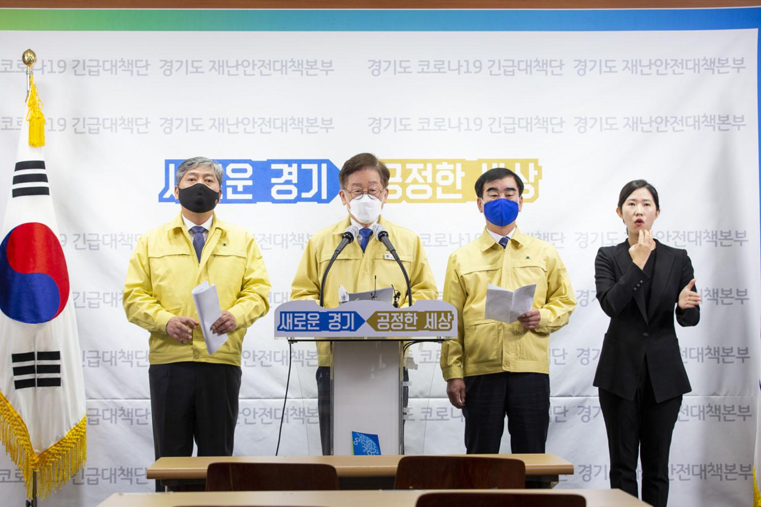 นอกจากนั้นเขายังตอบโต้สำหรับความคิดเห็นที่อ้างว่า