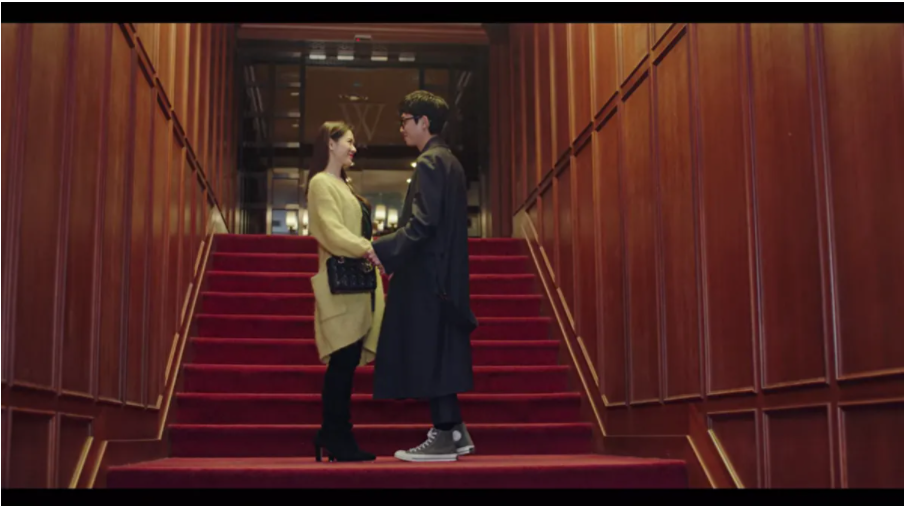 Se-ri and her boyfriend in Crash Landing On You on a date