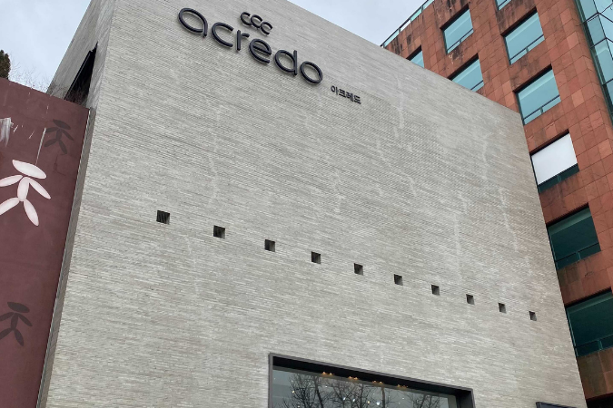 Acredo in Seoul have many beauiful jewlery