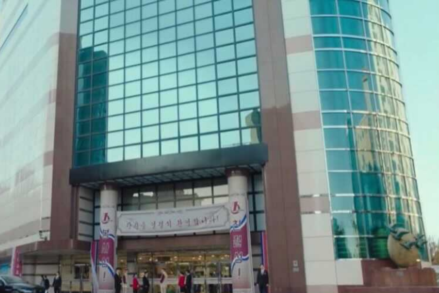 North Korean department store in Crash Landing On You