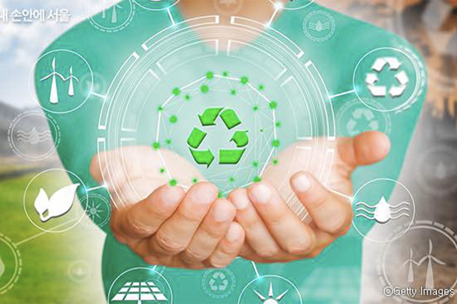 人的手中捧著象徵可再生能源和環保的標誌, 提升首爾市氫氣巴士的環保形象