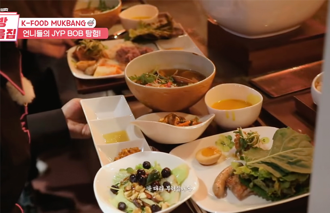 韓國JYP娛樂公司大樓內食堂的健康有機餐點現場展示