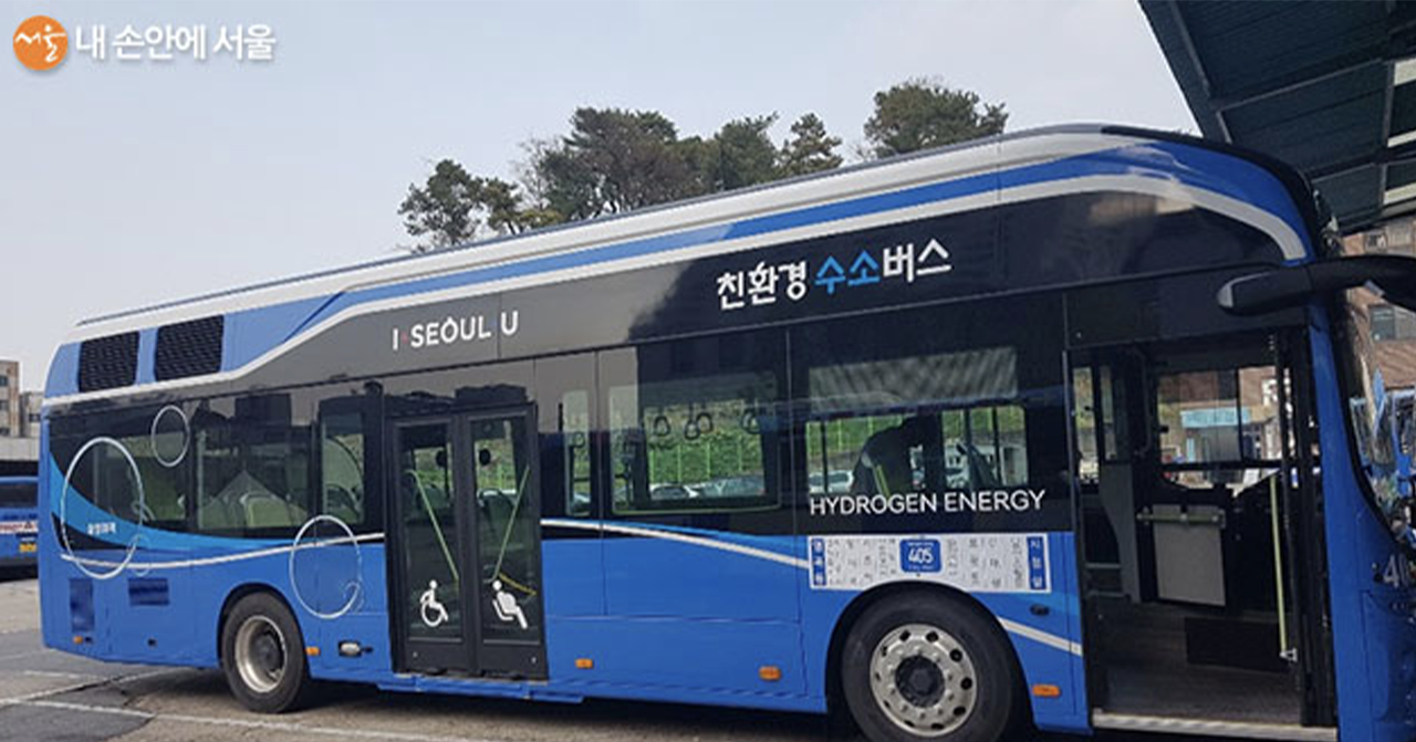 首爾親環境巴士，展現韓國在公共交通方面的環保舉措。