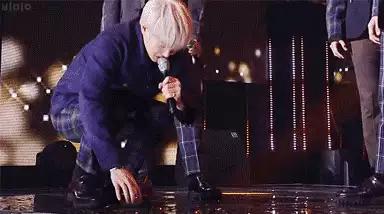 韓国、ミュージックバンク、エムネット、Mnet、韓国アイドル、KPOP、アイドル公約、公約、1位、バンタン、防弾少年団、BTS、逆立ち、人間橋、ファサ、モッパン、チョンハマネージャー、チョンハ、マネージャー、サムルノリ