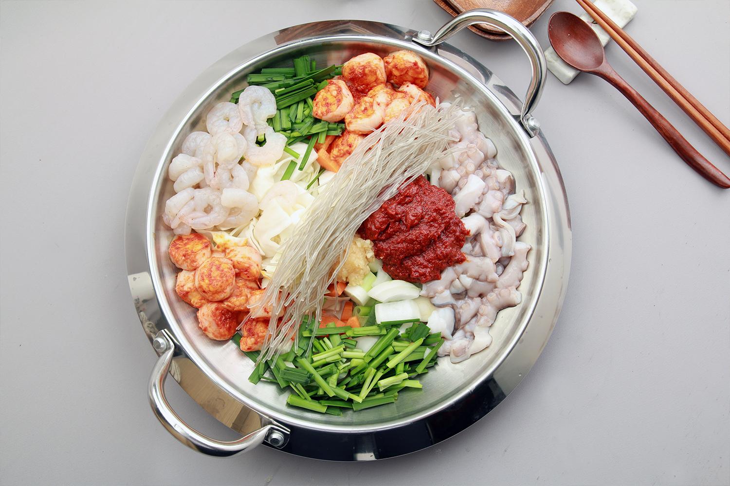 釜山のグルメ、ナッコプセの未調理状態の材料