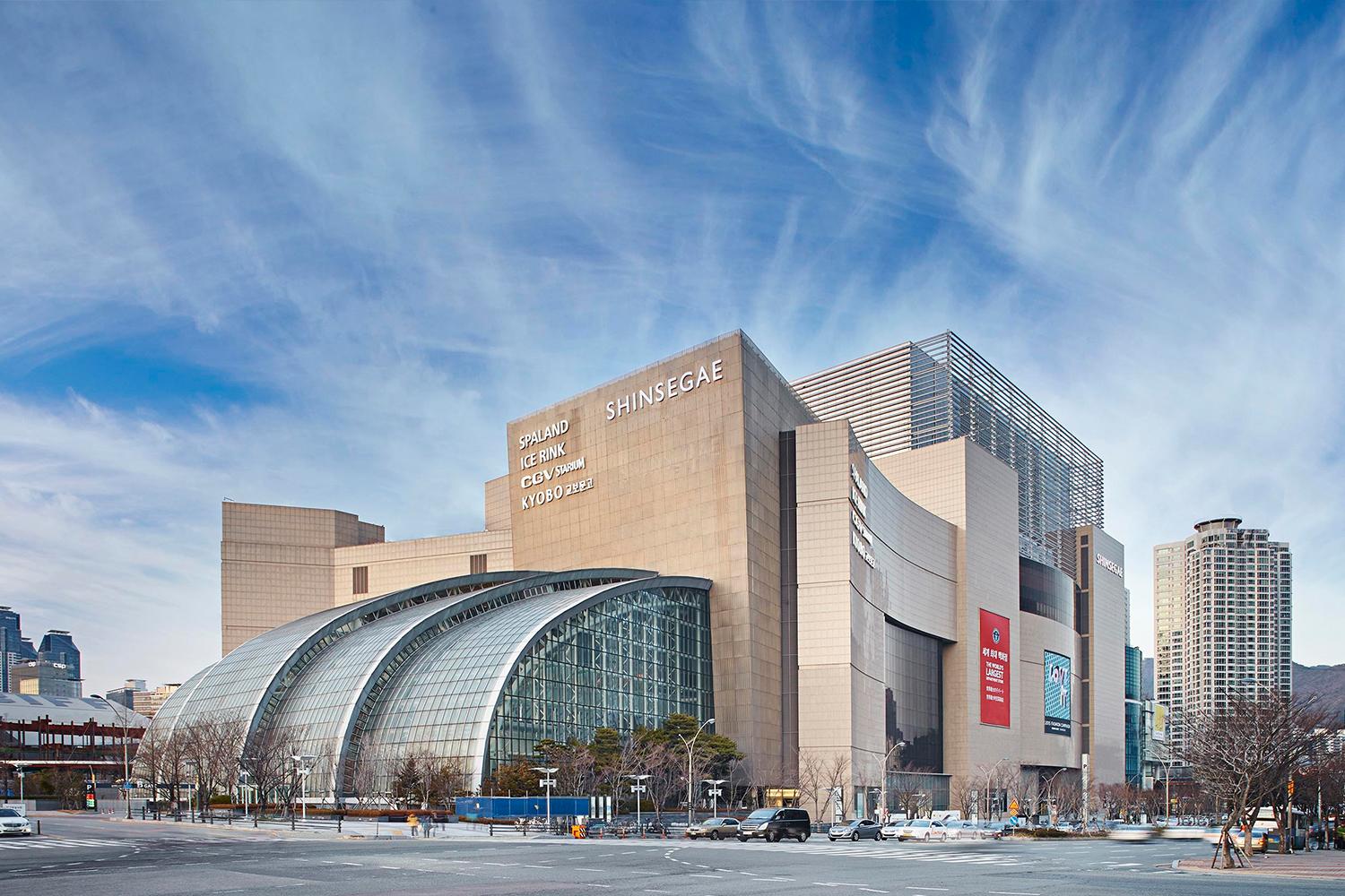 釜山の海雲台にある新世界百貨店の外観