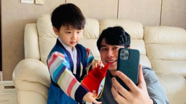 ｢オンライン歳拝｣｢時間差墓参り｣…5人以上集合禁止に旧正月の風景も色とりどり