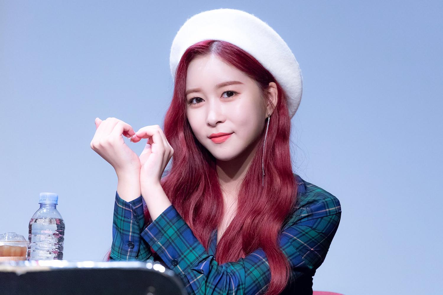 สมาชิกวง Cosmic Girls Dayoung ในงานเซ็นอัลบั้ม