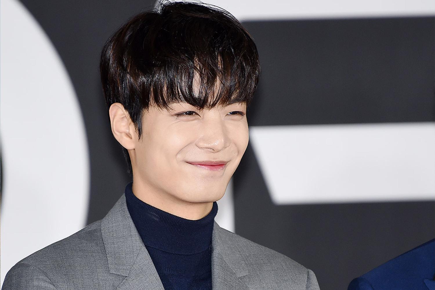 ป้ายรถประจำทางที่สมบูรณ์แบบริมชายหาดในคังนึง ที่เป็นจุดถ่ายทำนักท่องเที่ยวยอดนิยม