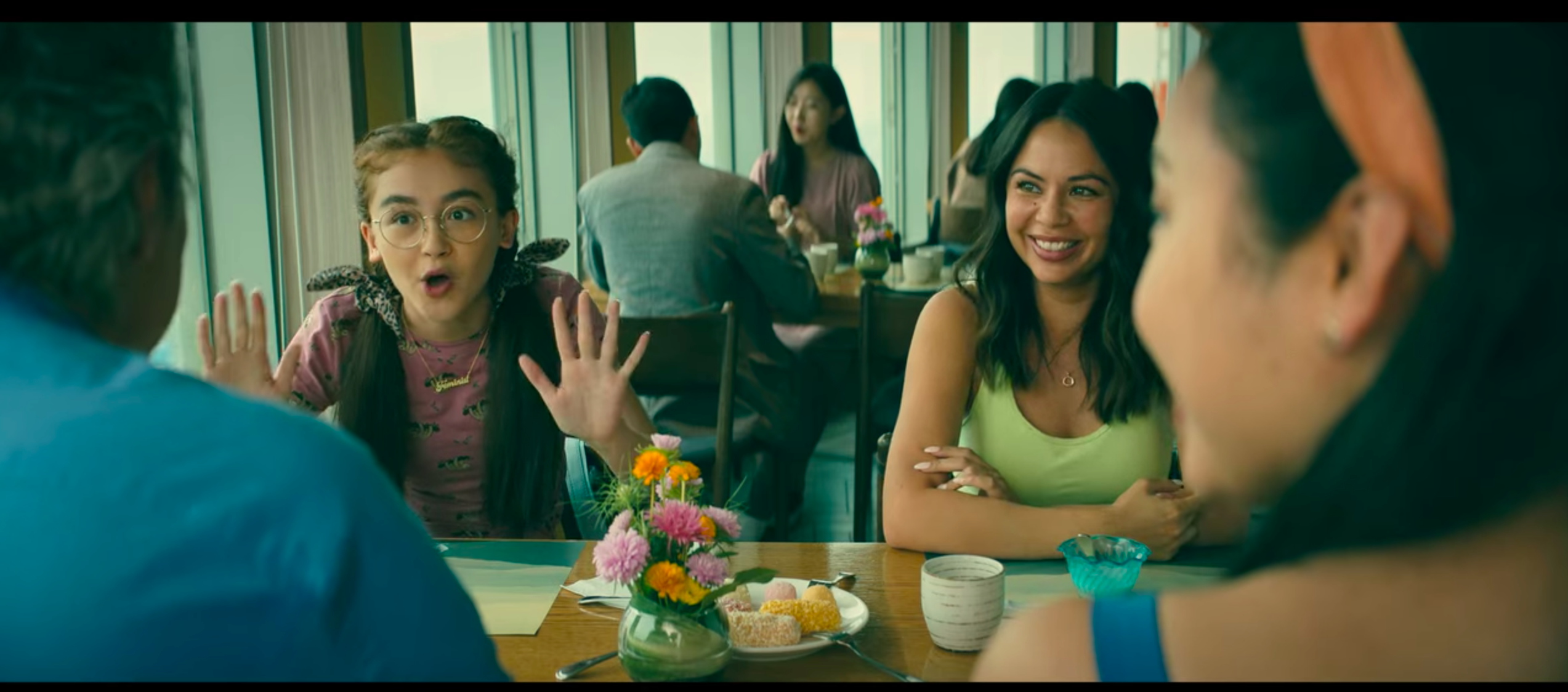 song covey sisters and dad in a restaurant in korea having tea, ice cream and hangwa