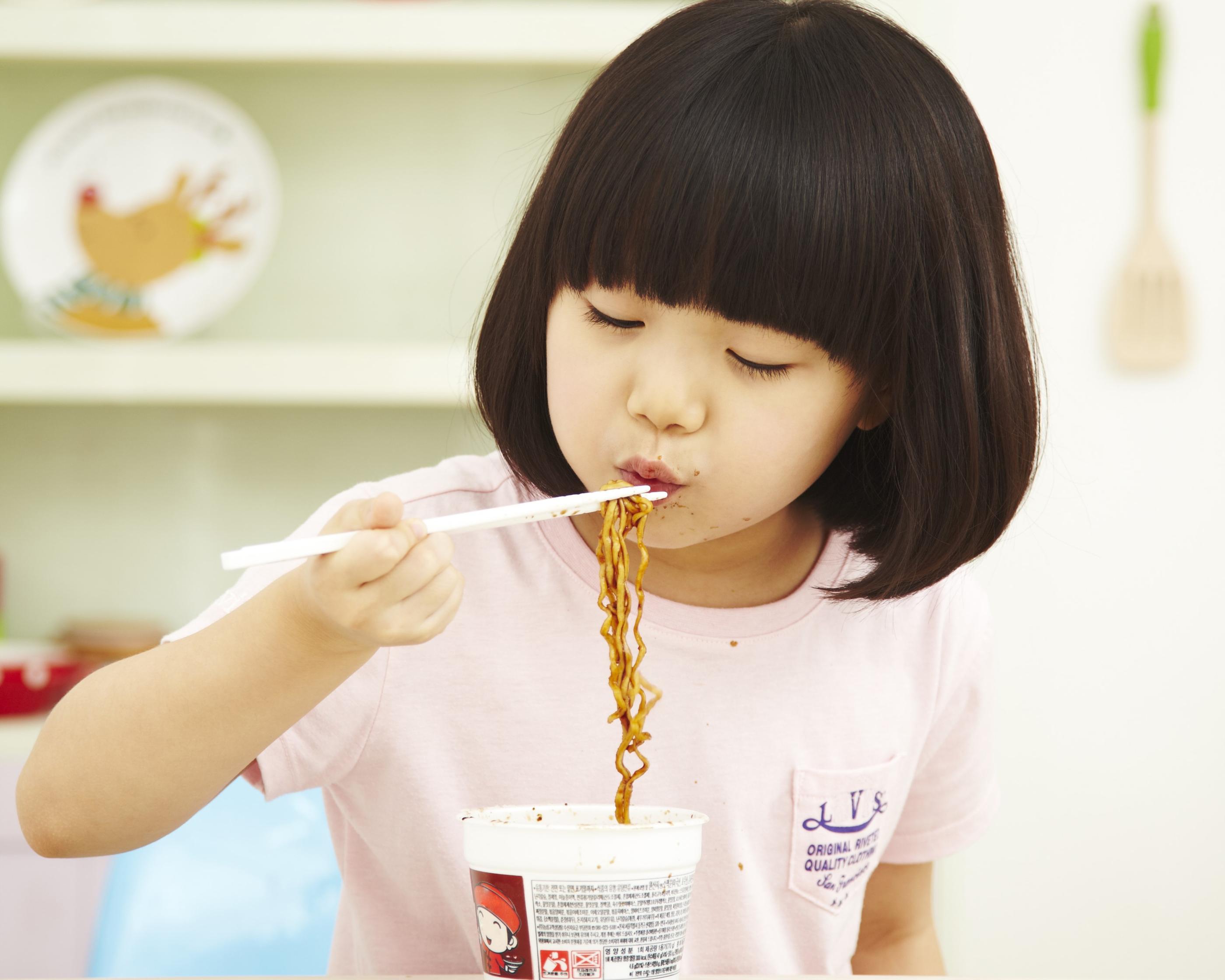 韓国人、韓国文化、韓国の子どもたち、韓国の子ども、ジャージャー麺、韓国ラーメン