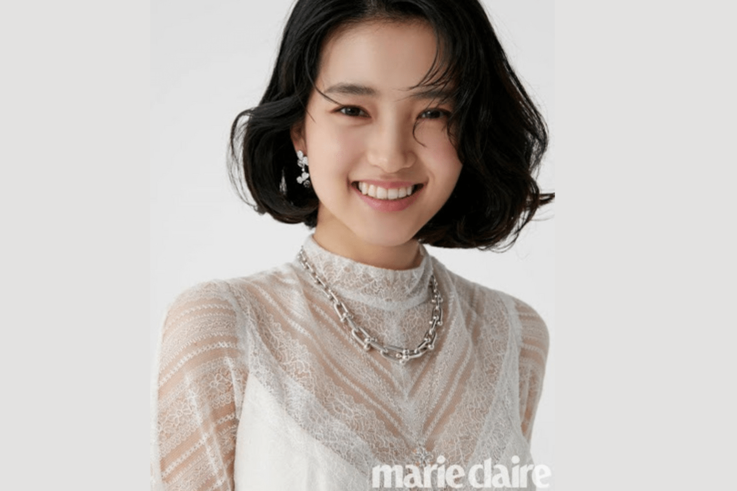 韓国、韓国ファッション、韓国ヘア、韓国ヘアスタイル、韓国ヘアカタログ、韓国女優髪、韓国女優、髪、ヘアスタイル、ヘア、韓国ムルギョル、ムギョルパーマ、ムルギョルパーマ、韓国パーマ、韓国美容室、韓国美容院、韓国カット、ショートヘア、ショート、Cカール、パクシネ、カンハンナ、ハンヒョジュ、IU、ヘリ、コジュニ、ソンヘギョ、ハンソヒ、キムテリ