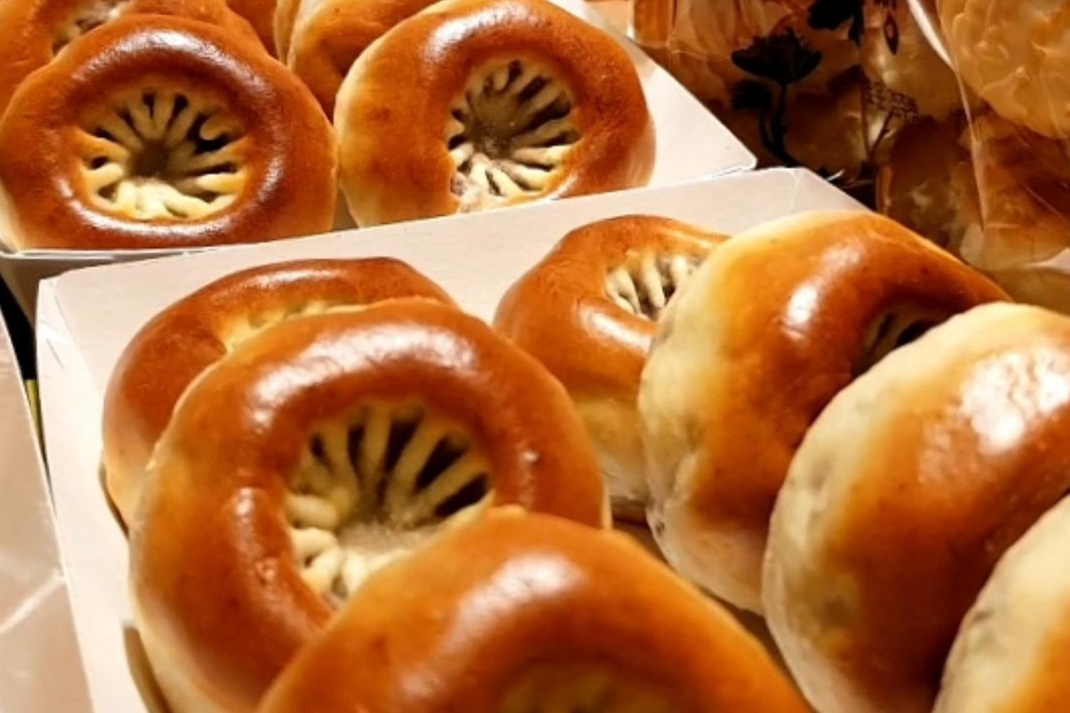 慶州特有的皇南麵包，呈現美味即將出爐的樣式。