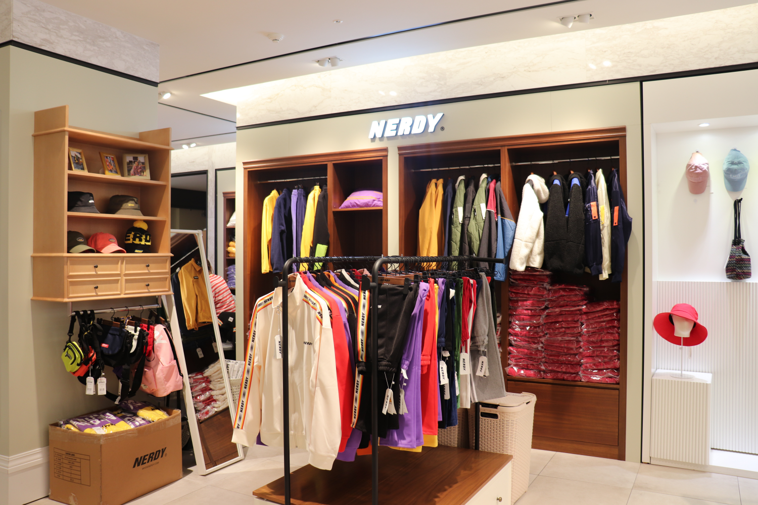 ソウル ショッピング ショッピング名所 免税店 明洞 明洞ショッピング 釜山 釜山ショッピング 新世界免税店 新世界百貨店 韓国免税店