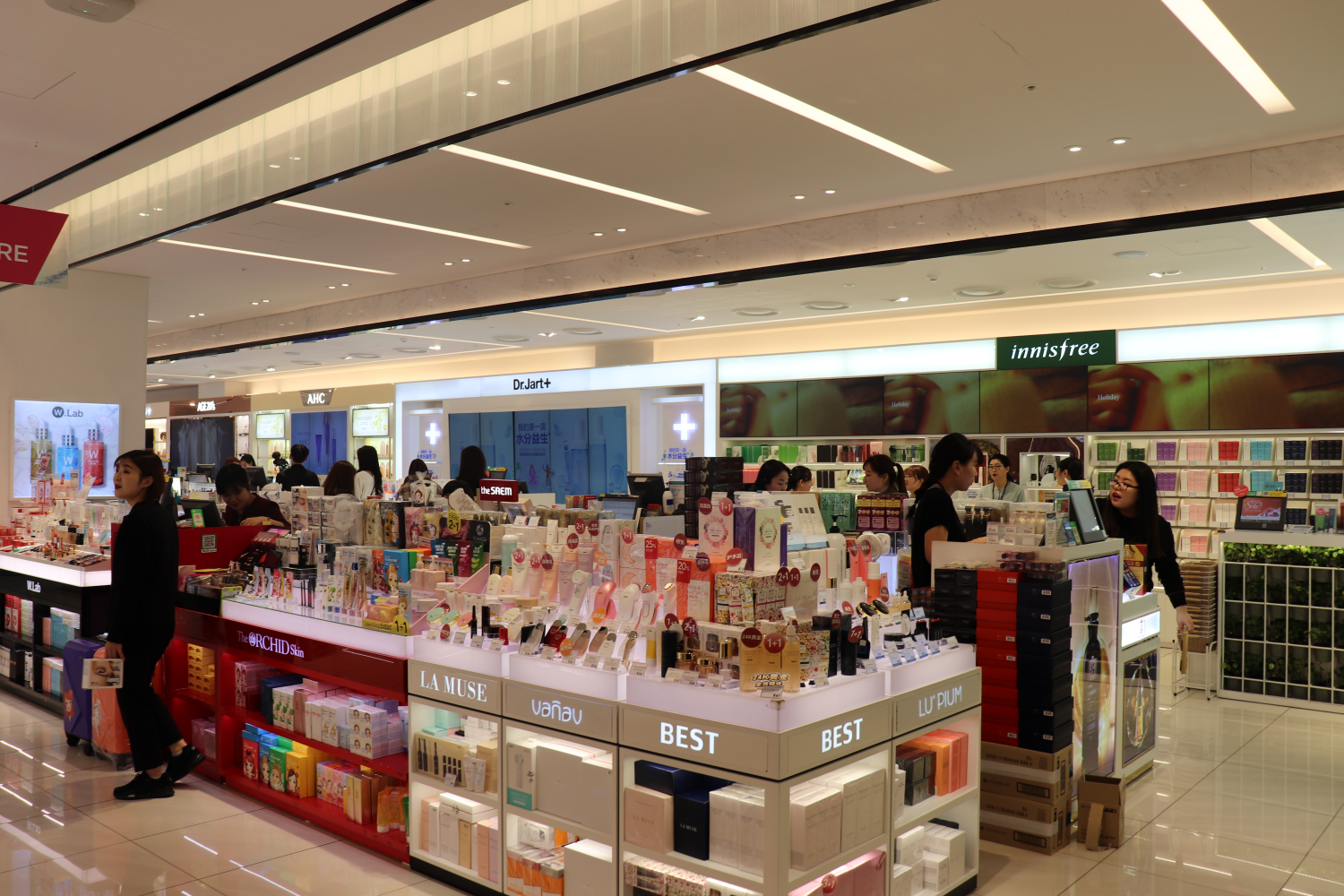 ソウル ショッピング ショッピング名所 免税店 明洞 明洞ショッピング 釜山 釜山ショッピング 新世界免税店 新世界百貨店 韓国免税店