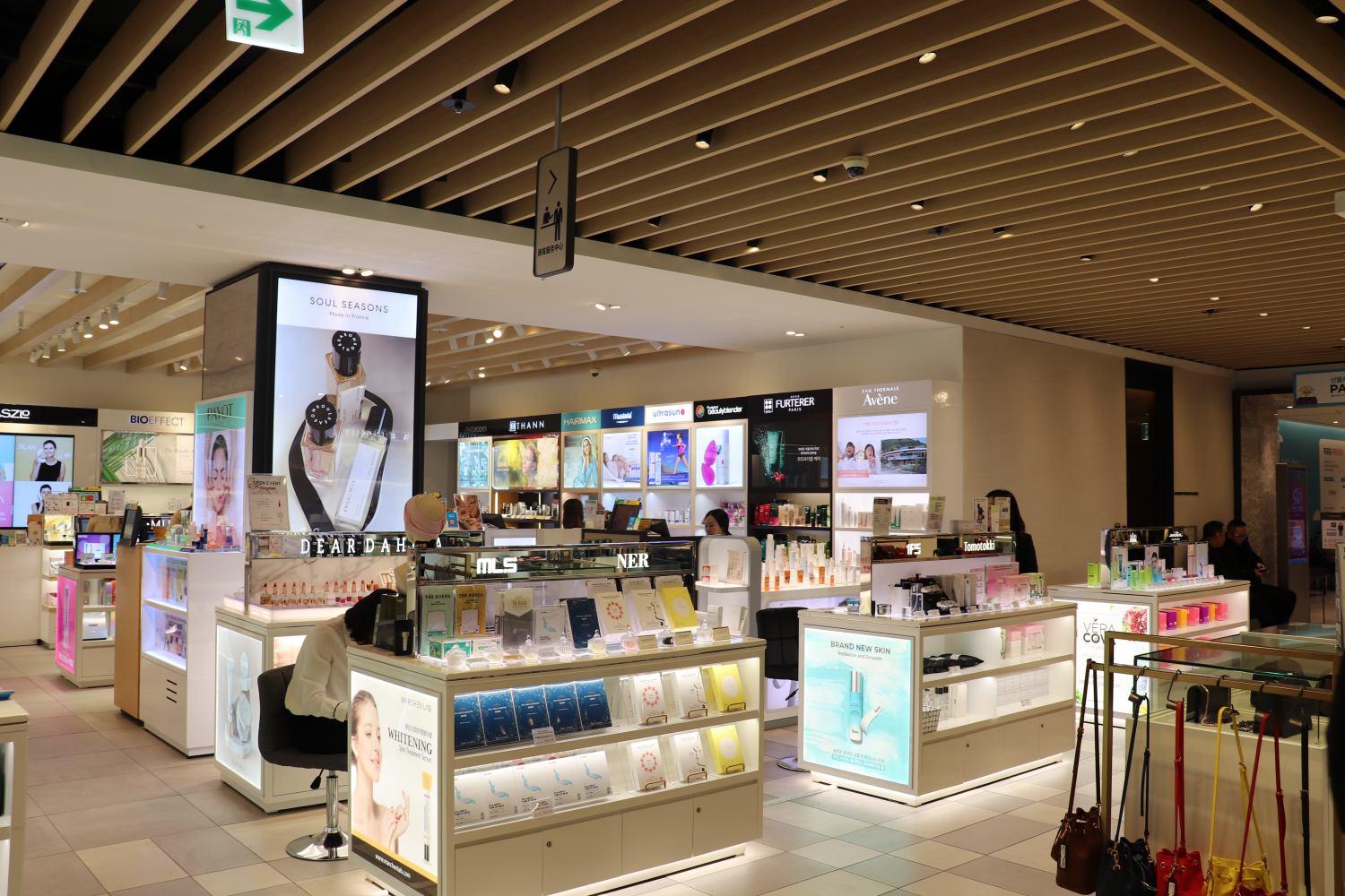 ソウル ショッピング ショッピング名所 免税店 明洞 明洞ショッピング 釜山 釜山ショッピング 新世界免税店 新世界百貨店 韓国免税店