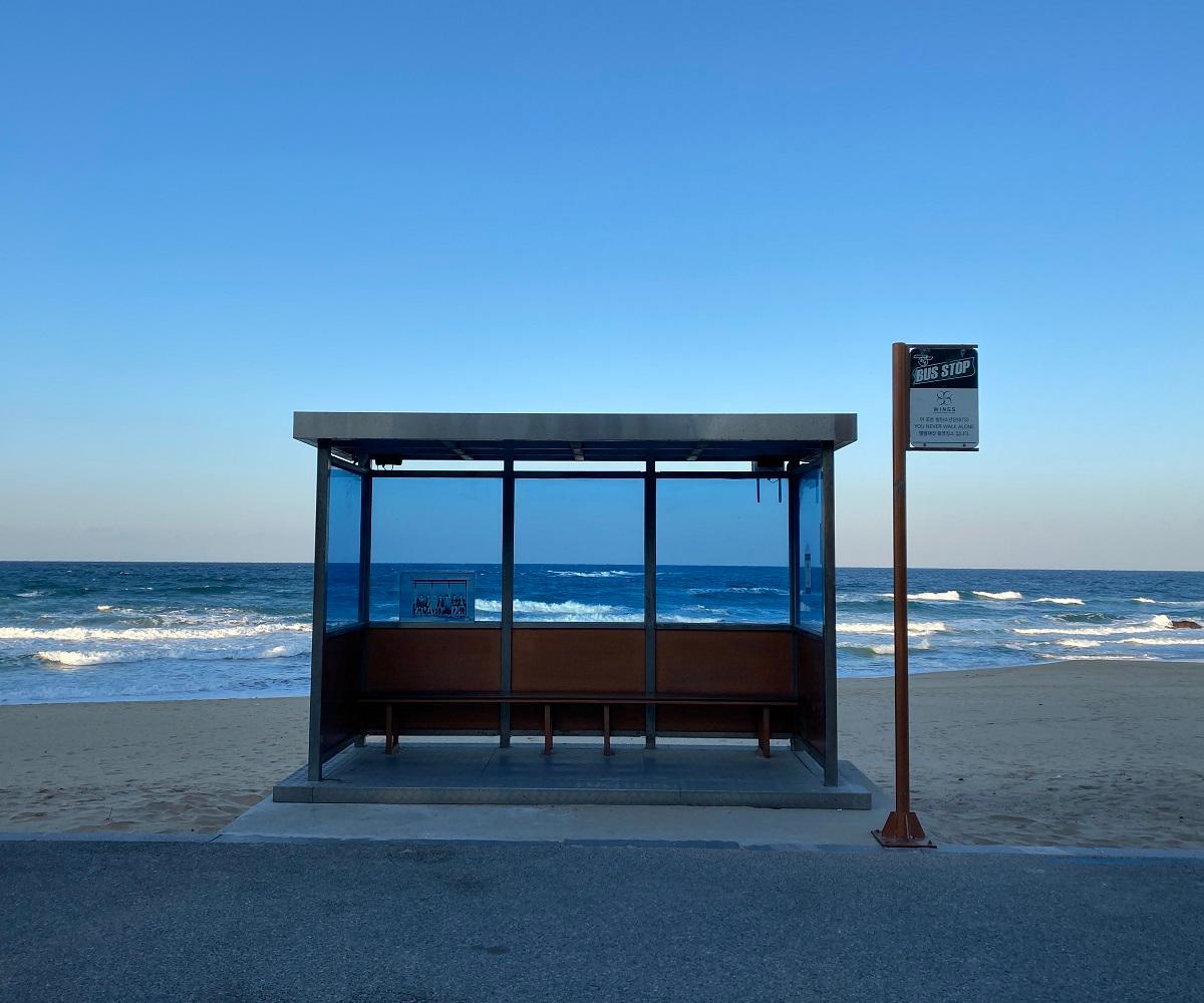 トッケビ、トッケビロケ地、トッケビロケ地ツアー、韓国ドラマ、韓国ドラマロケ地、トッケビ撮影地、カンヌン、江陵、江陵旅行、江陵観光、トッケビツアー、コン・ユ、キム・ゴウン、イ・ドンウク、韓国観光地、韓国地方、BTS、春の日、Spring Day、BTSジャケット写真、BTSジャケット写真撮影地、BTS停留所、BTSバス停