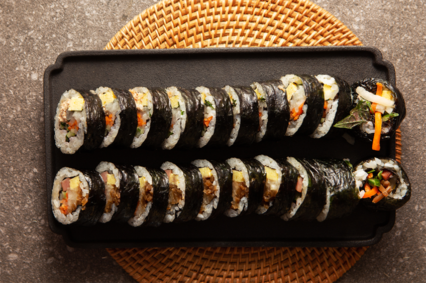 한국 김밥에서 영감을 받은 복리 형태의 김밥