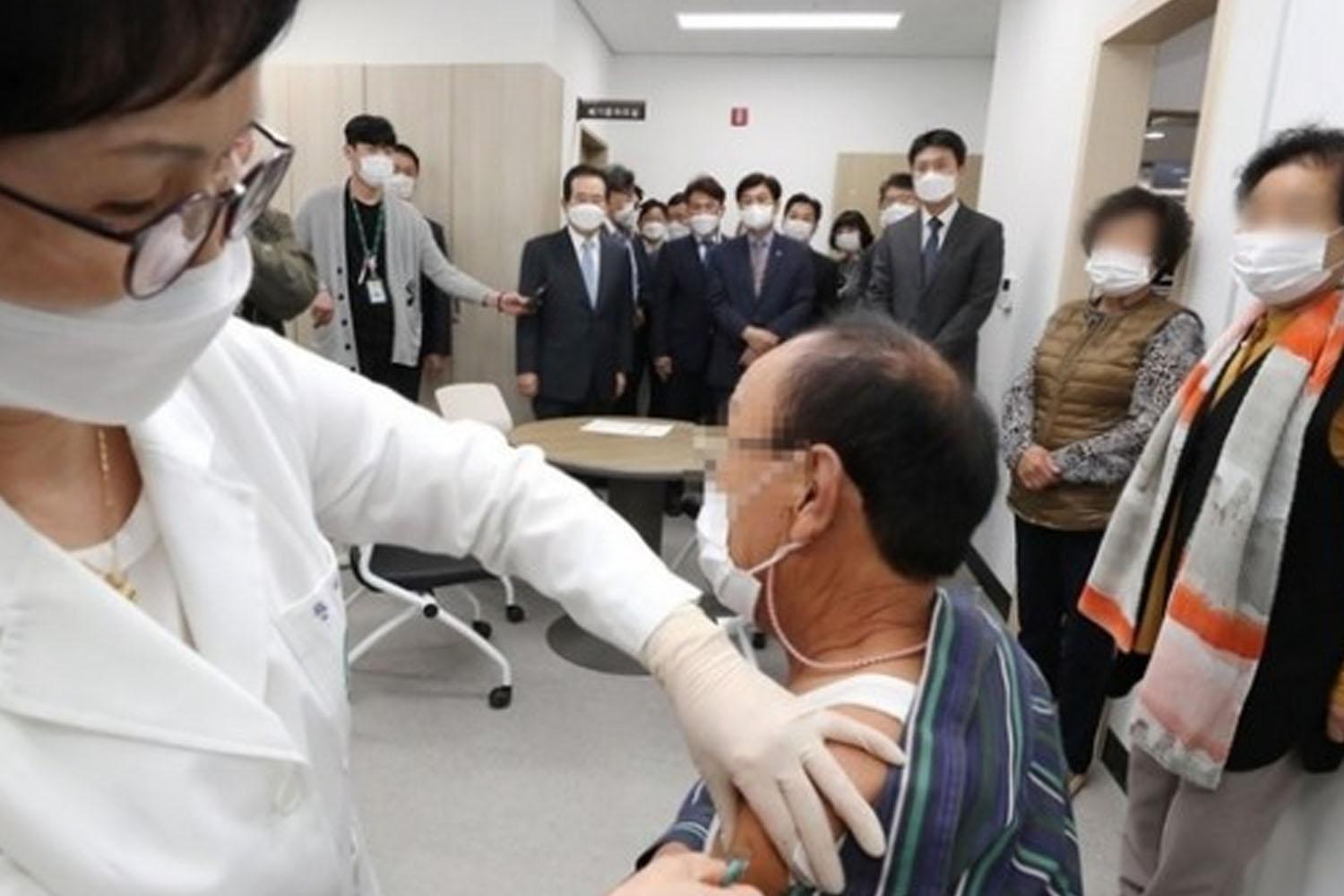 ผู้ที่ได้รับวัคซีนทั้งหมดทั่วประเทศมี 152 รายที่แสดงอาการไม่พึ่งประสงค์