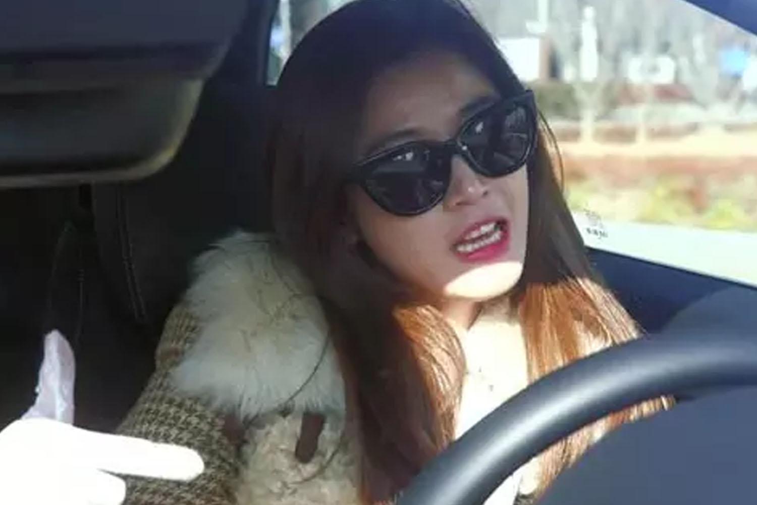 นอกจากการยูเทิร์นแบบไม่มีปี่ไม่มีขลุยแล้ว