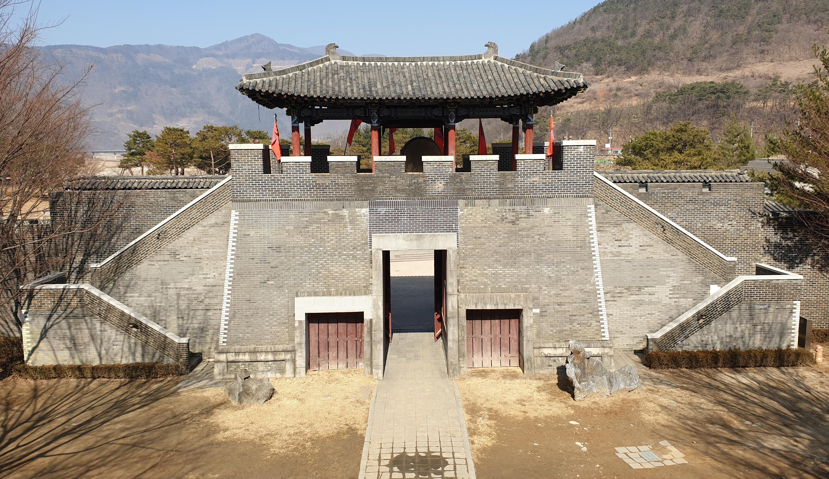 韓国ドラマ、麗〜花萌ゆる8人の皇子たち〜、麗、レイ、アイユ、イジュンギ、カンハヌル、月の恋人、ジス、撮影地、ロケ地、韓国、韓国ドラマ撮影地、韓国ドラマロケ地、ドラマ撮影地、ドラマロケ地、韓ドラ、韓ドラファン、韓国歴史ドラマ、韓国時代劇、ナジュ映像テーマパーク、羅州映像テーマパーク、抱川アートバレー、抱川、アートバレー、水原、粤華苑、水原ウォルファウォン、ウォルファウォン、江陵、船橋荘、江陵船橋荘、ソンギョジャン、丹陽、温達観光地、丹陽温達観光地、オンダル、オンダル観光地、扶余、百済文化団地、扶余百済文化団地、ペクチェ文化団地、扶余、薯童謡テーマパーク、扶余薯童謡テーマパーク、ソドンヨ、ソドンヨテーマパーク、密陽、位良池、位良地、密陽位良池、ウィヤンチ、ウィヤンモ、ミリャン、南原、広寒楼、南原広寒楼、ナムォン、クァンハンル、オザッキョ、オジャッキョ、烏鵲橋、和順、萬淵寺、ファスン、マニョンサ、マンヨンサ、IU、韓国歴史、クリエイトリップ、달의연인,보보경심려,달의연인촬영지,ナムジュヒョク、ベッキョン、ベクヒョン、ソヒョン