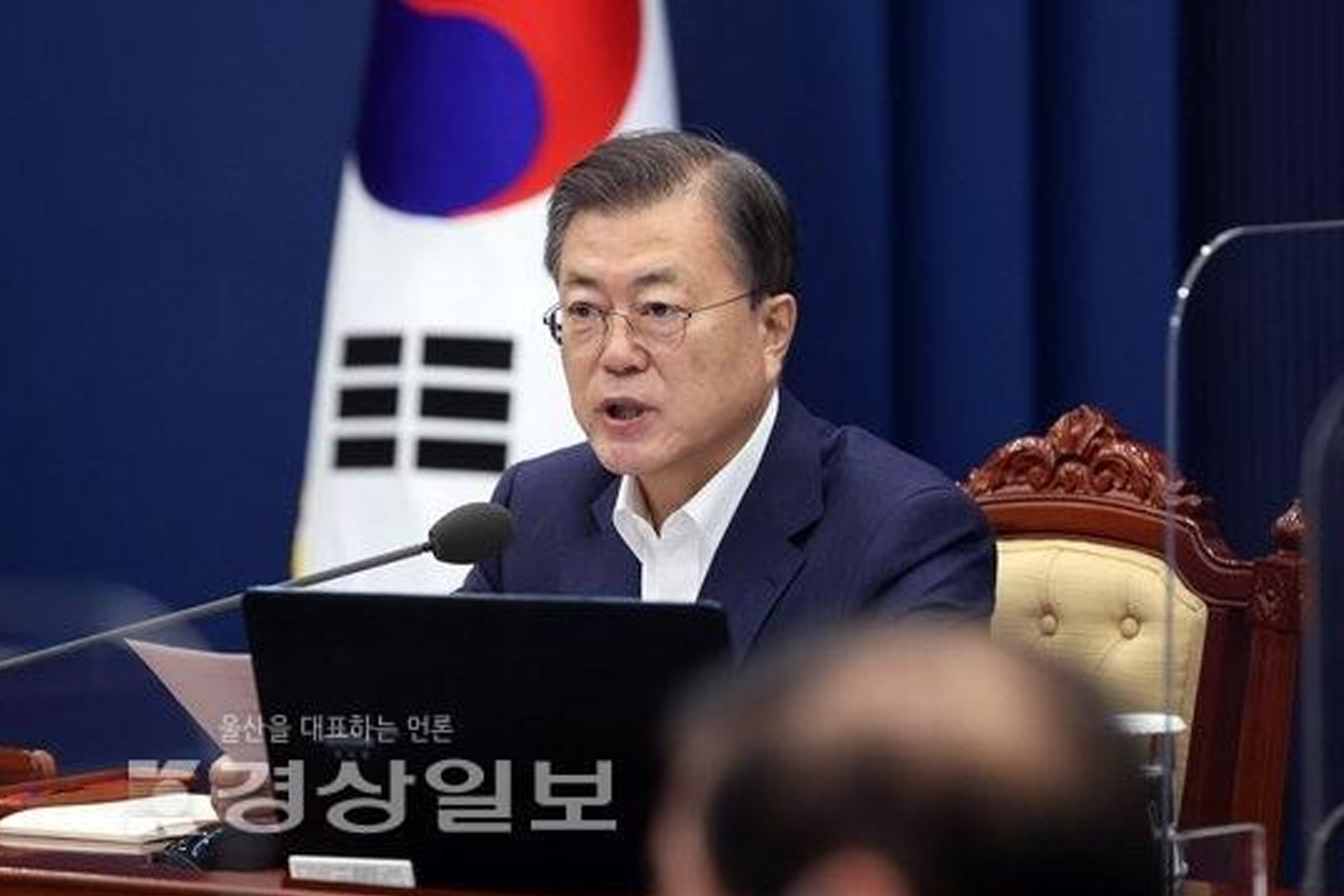 韓國國家政府官員在會議上發表關於疫苗接種的聲明。