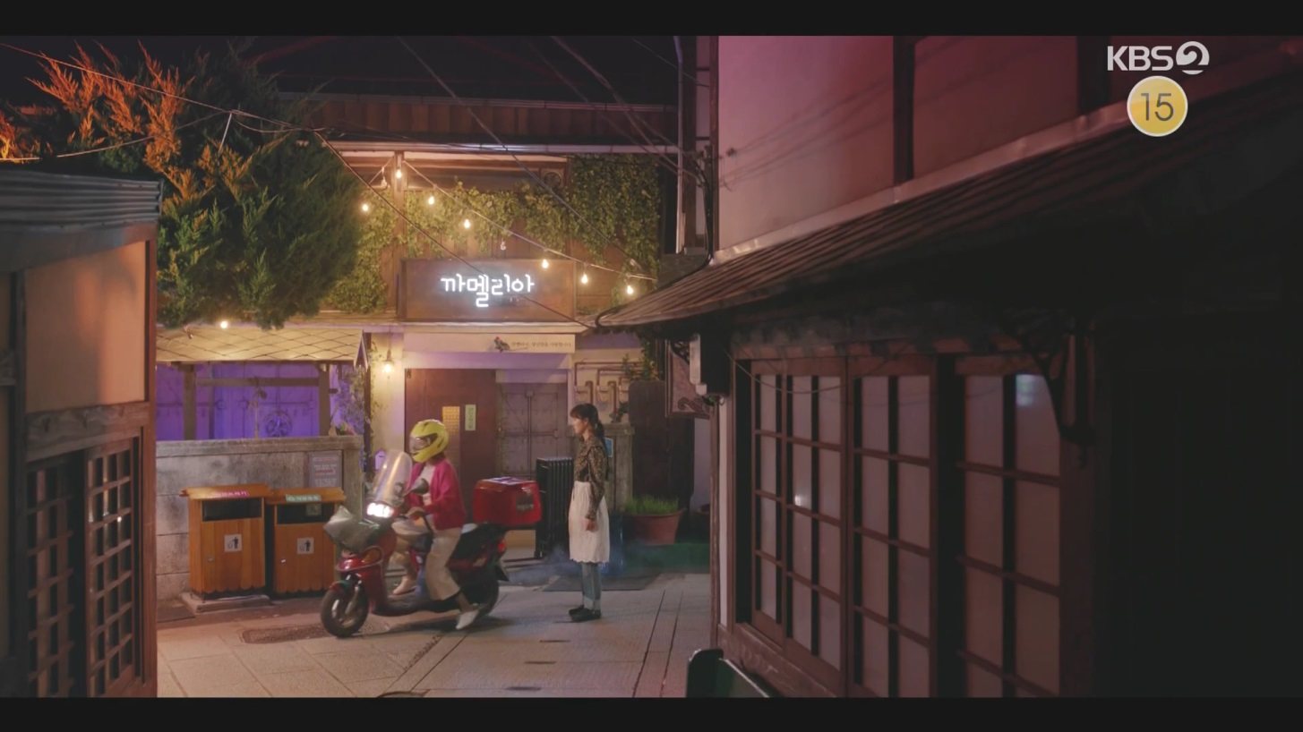 九龍浦近代文化歷史街道景觀，週末遊人漫步其中，甜美的韓國風情，使此地成為韓劇迷人的取景地