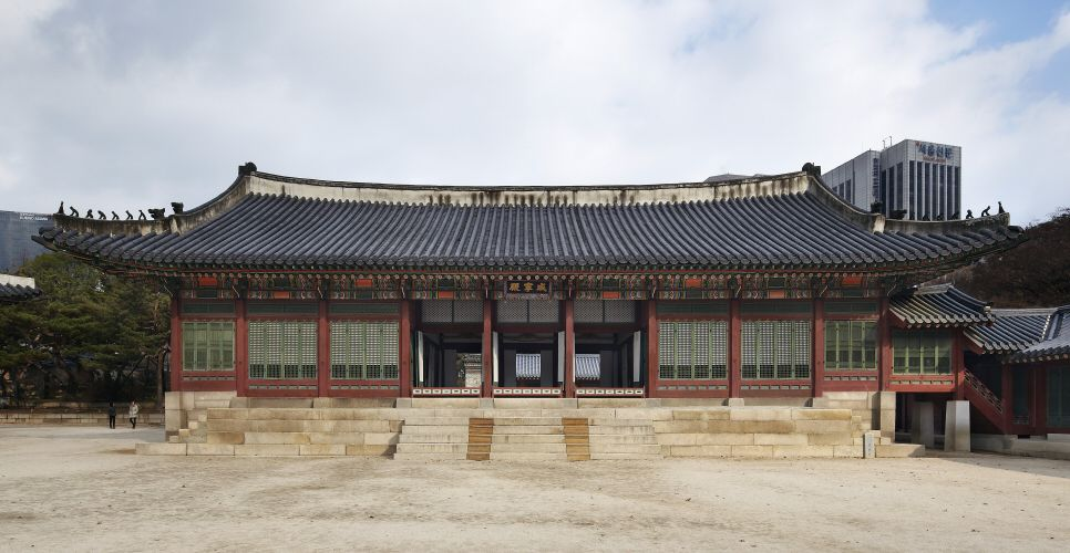 德壽宮內的韓國傳統建築，歷史悠久，展示韓國文化精髓