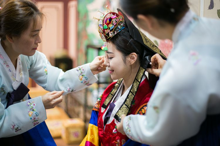Insadong Traditional Wedding Experience | Leave an unforgettable memory with your lover!