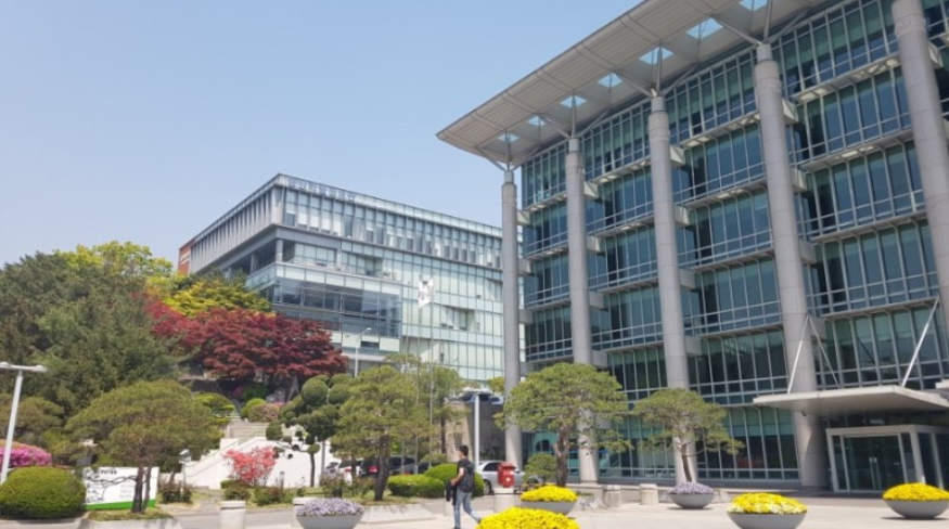 TOP 3 語學堂 | 在位於青春的大學路上的成均館大學學韓語