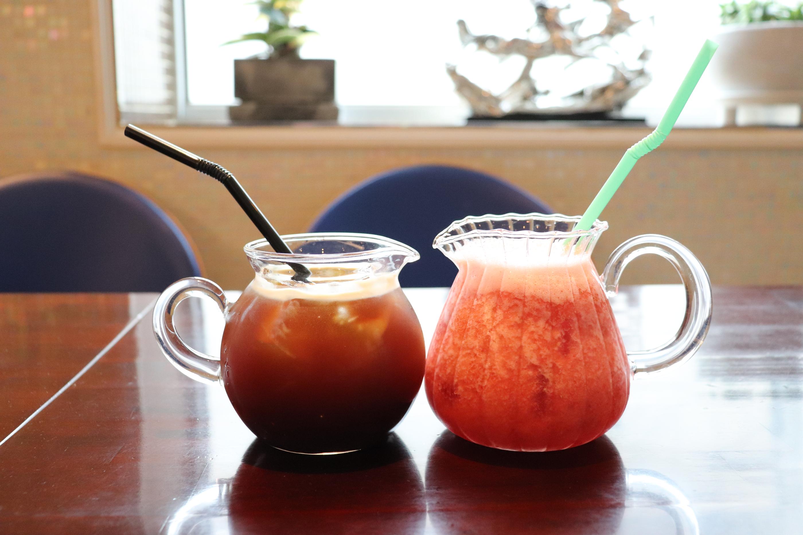 Cafe Pera | Ewha A fancy cafe with a mature aesthetic atmosphere and delicious strawberry tart