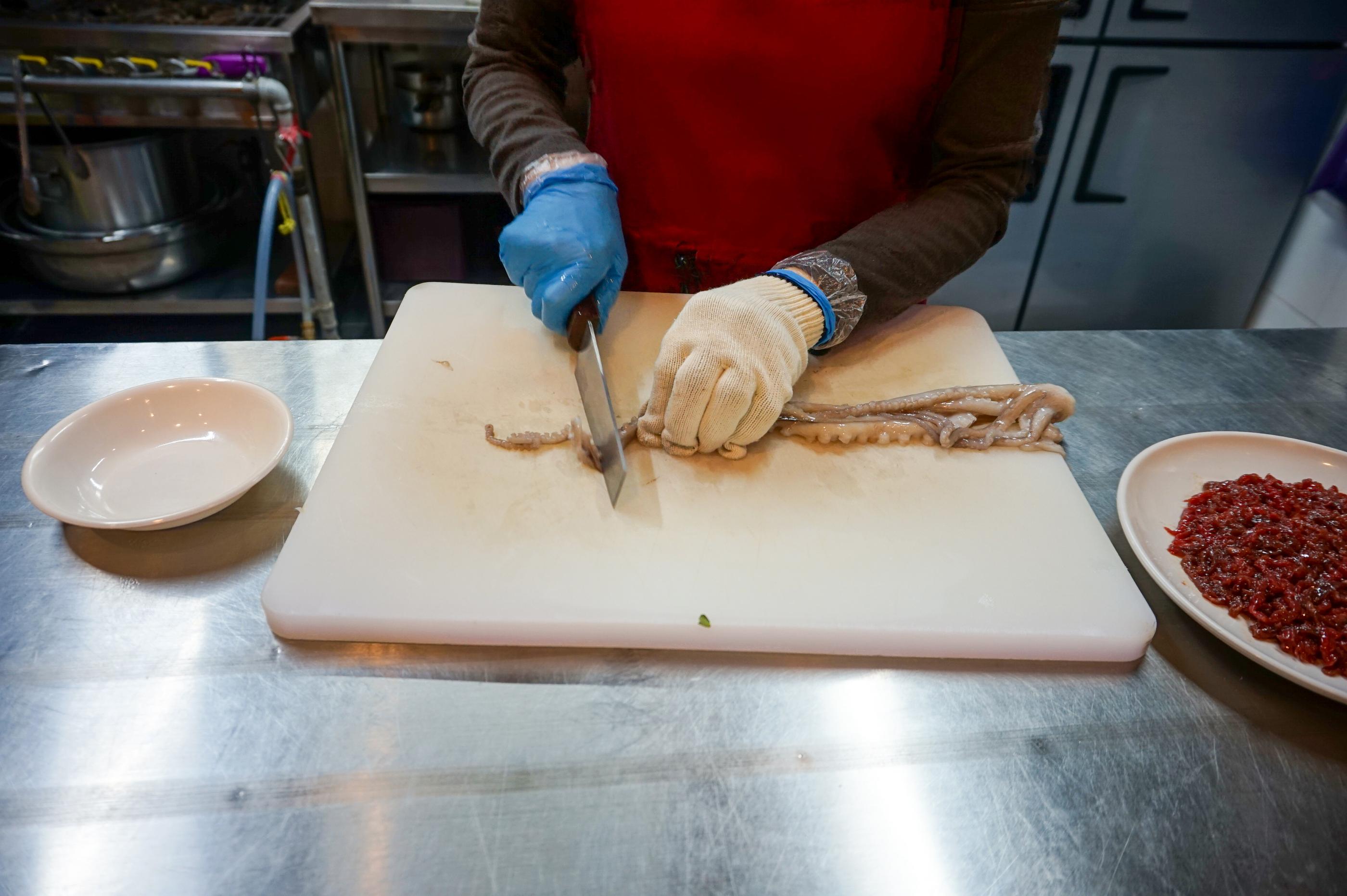 Sungwoo Yookhui | Gwangjang Market, Flavourful raw beef and live baby octopus