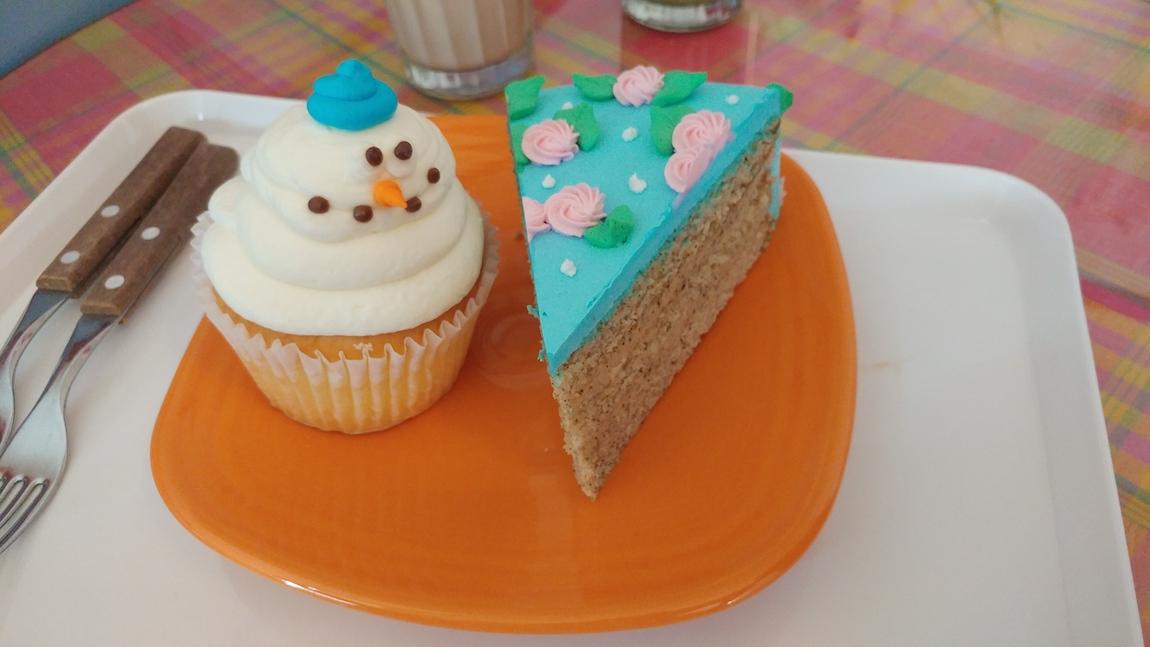 Hongdae Dinga Cake House | Turn your tea time dreams into a reality!